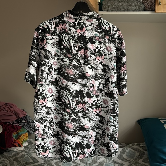 Amnesia Casual Bottom Down Shirt for Men sz Large, Hawaiian style - Picture 5 of 9